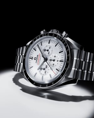 omega-speedmaster-moonwatch-professional-co-axial-master-chronometer-chronograph-42-mm-31030425004001-portrait-5-304886.jpg